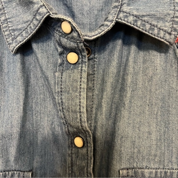 Divided H&M Western Embroidered Denim Pearl Snap Long Sleeve Shirt Size 6 - Picture 7 of 11